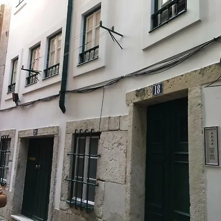 Alfama Chic Penabuquel Apartman *