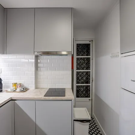 Alfama Chic Penabuquel Apartmán *