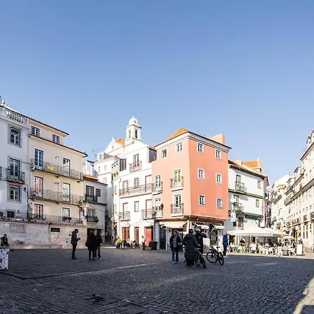 Alfama Chic Penabuquel Apartament *